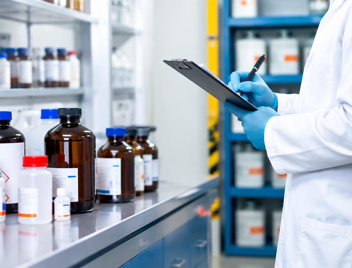 Expert SSS Innovation réalisant un audit